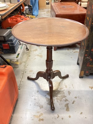 Lot 1210 - Georgian mahogany wine table