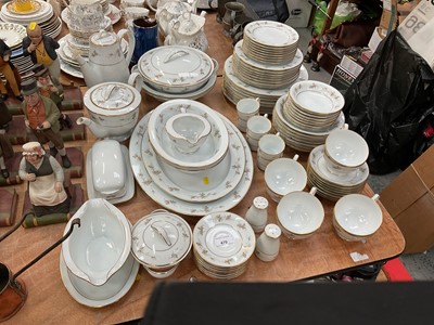 Lot 470 - Extensive Austrian porcelain tea and dinner service