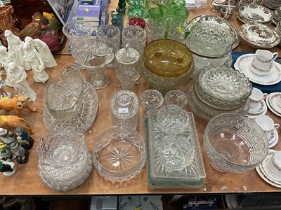 Lot 539 - Group of glassware to include cut glass and pressed glass items