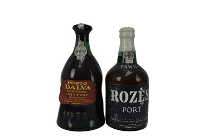 Lot 15 - Two bottles, Porto Dalva 1934 and Rozes Tawny Port