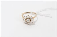 Lot 3212 - Gold (9ct) cultured pearl flower-head cluster...