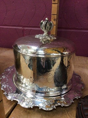 Lot 701 - Silver plated cheese dome