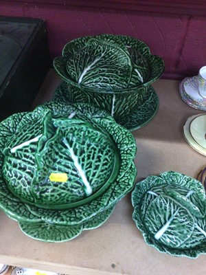 Lot 697 - Cabbage leaf tureens