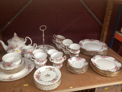 Lot 633 - Lot Royal Albert Moss Roses teaware and Royal Albert Concerto tea and dinner ware