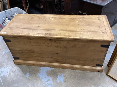 Lot 1207 - Old pine blanket box with hinged lid