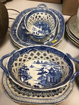 Lot 308 - Pair of 19th century pearlwear chestnut baskets, blue and white meat platters, various dinnerware, Beswick shell vase, Beswick palm tree jug, Border Fine Arts Golden Eagle and Kestrel, other cerami...