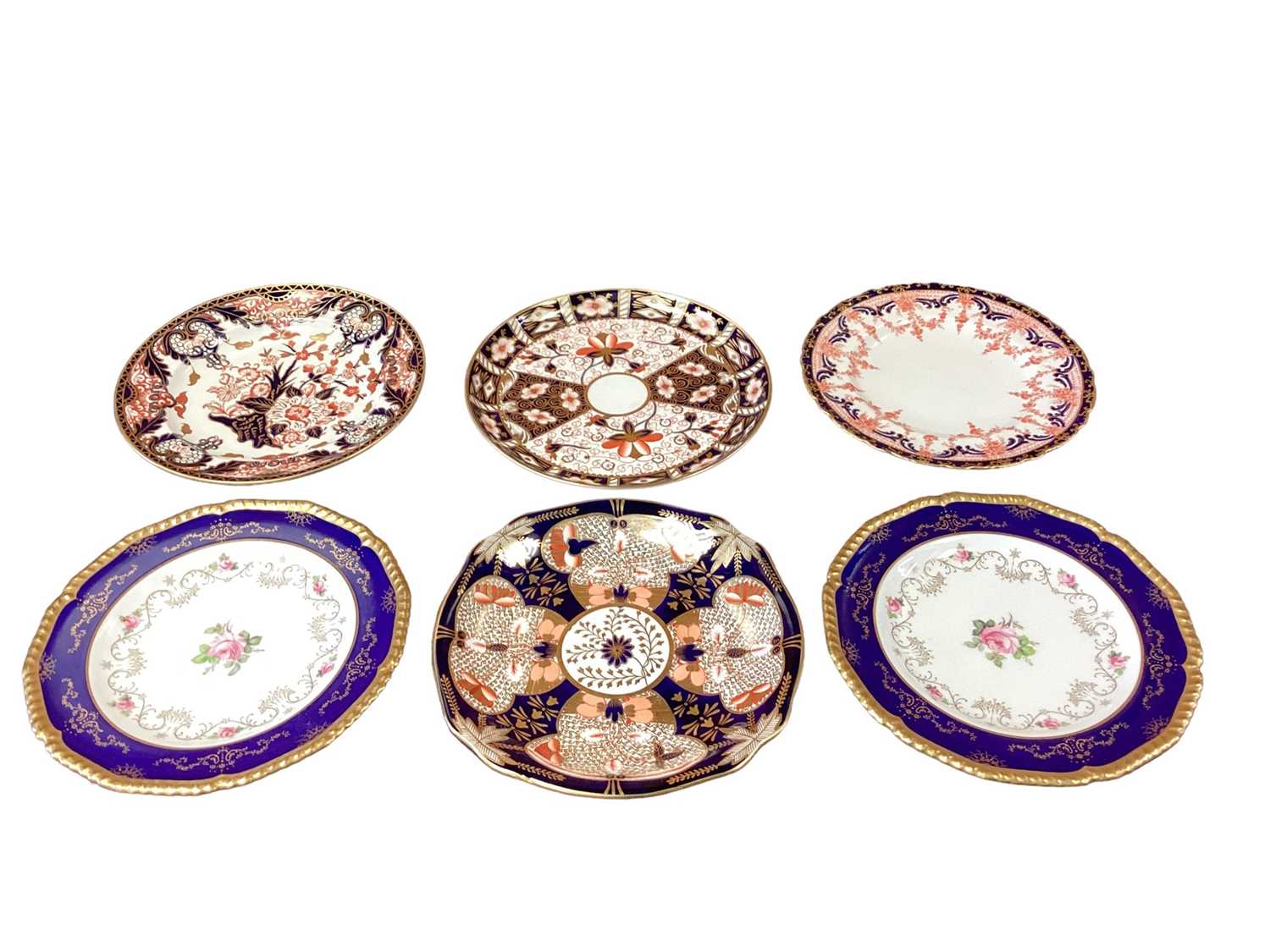 Lot 1236 - Royal Crown Derby Imari pattern dinner wares