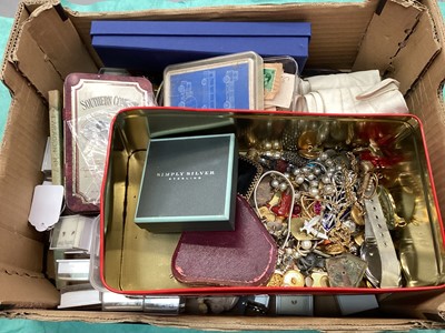 Lot 1128 - Quantity of costume jewellery, gemstones, heart shaped jewellery case and sundries