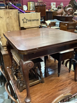 Lot 1236 - Mahogany draw leaf dining table on cabriole legs