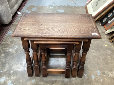 Lot 1248 - Nest of three oak occasional tables