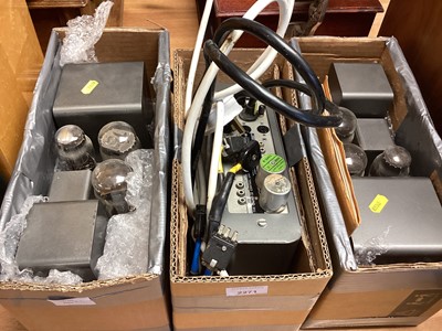 Lot 2271 - Pair of Quad II valve power amplifiers, together with Quad 22 pre amp (working)