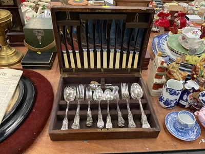 Lot 536 - Early 20th century canteen of silver plated kings pattern cutlery.