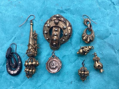 Lot 1101 - Victorian gilt metal earrings and brooch