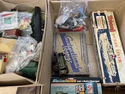 Lot 233 - Vintage toys