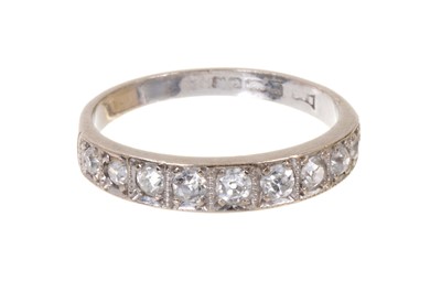 Lot 516 - Diamond eternity ring