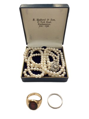 Lot 1066 - 9ct gold signet ring, platinum/white gold wedding ring and a cultured pearl necklace