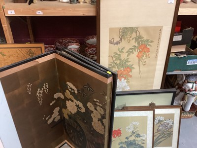 Lot 612 - Lot oriental pictures and folding screen