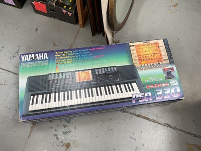 Lot 423 - Yamaha PSR-330 electronic keyboard in box, together with stand.