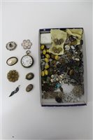 Lot 3216 - Vintage costume Jewellerylery - including...