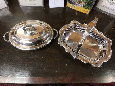 Lot 249 - Good quality silver plated tureen with liner, beaded borders, together with a silver plated basket with scalloped edge (2)