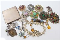 Lot 3225 - Group vintage costume Jewellerylery -...