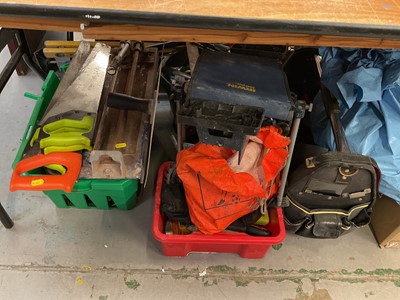 Lot 764 - Collection of various hand tools, together with a table saw.