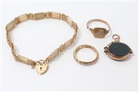 Lot 3236 - Gold (9ct) gate bracelet, agate fob, signet...