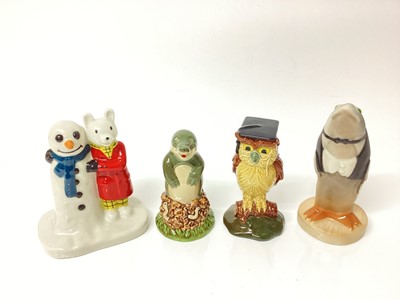 Lot 1252 - Collection of Wade Whimsies and other Wade figures to include Sooty and Sweep, three 1950s boxed first whimsies