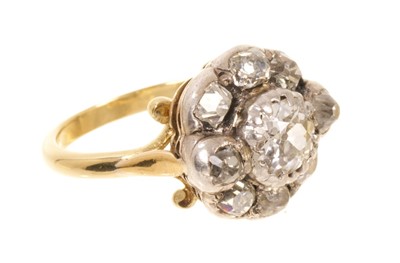 Lot 461 - Antique diamond cluster ring