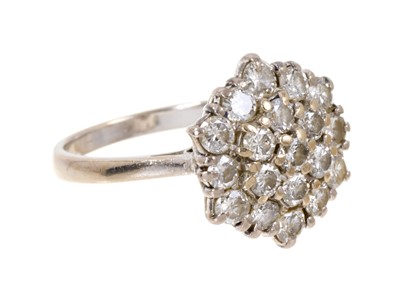 Lot 123 - 1970s diamond cluster ring