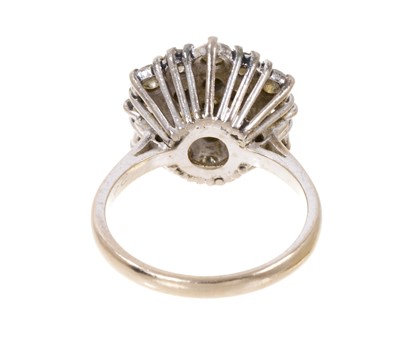 Lot 123 - 1970s diamond cluster ring