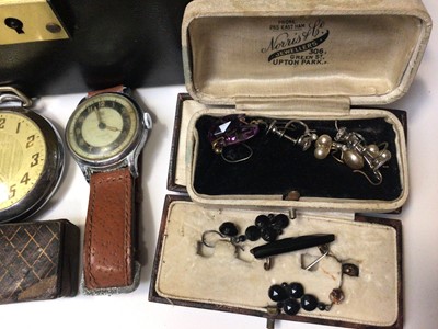 Lot 149 - Jewellery box containing antique and vintage costume jewellery and bijouterie