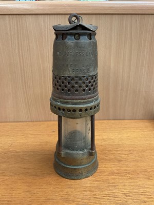 Lot 2469 - Best's Gauzeless miner's lamp no 307 - patented 1922