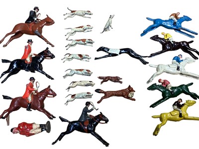 Lot 1959 - Lot of Britains diecast models including huntsman & hounds, greyhound & racing horses (1 box)