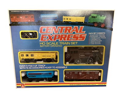 Lot 1961 - Central Express HO Scale battery operated train set, plus Hornby OO Gauge wagons (qty)