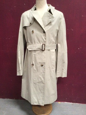 Lot 2114 - Burberry Men's trench coat with tartan wool removeable lining. Size 56 R.