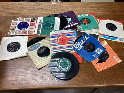 Lot 2209 - Box of single records including Capitols, Impressions, Isley Brothers, Bob Dylan, Crystals, Beatles, Elvis Presley, Cliff Richard, Everly Brothers etc