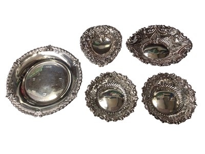 Lot 159 - Silver circular dish and four silver bon bon dishes with pierced decoration (5)