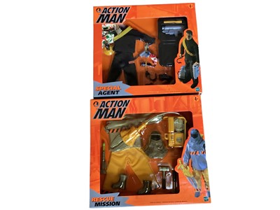 Lot 2002 - Modern Action Man outfits & vehicles (qty)