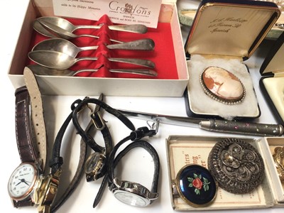 Lot 230 - Group of vintage costume jewellery and bijouterie