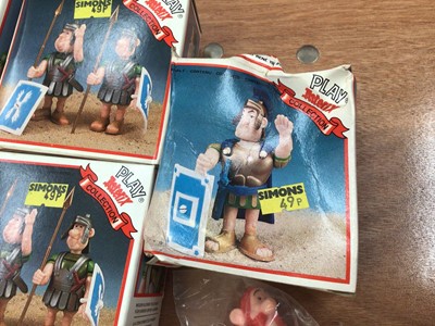 Lot 2012 - CEJI Asterix & Obelix's Motorised Gallic Chariot & Fortress, both in poor boxes (2)