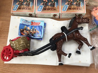 Lot 2012 - CEJI Asterix & Obelix's Motorised Gallic Chariot & Fortress, both in poor boxes (2)