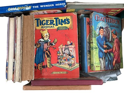 Lot 49 - Collection of vintage board games and children's annuals