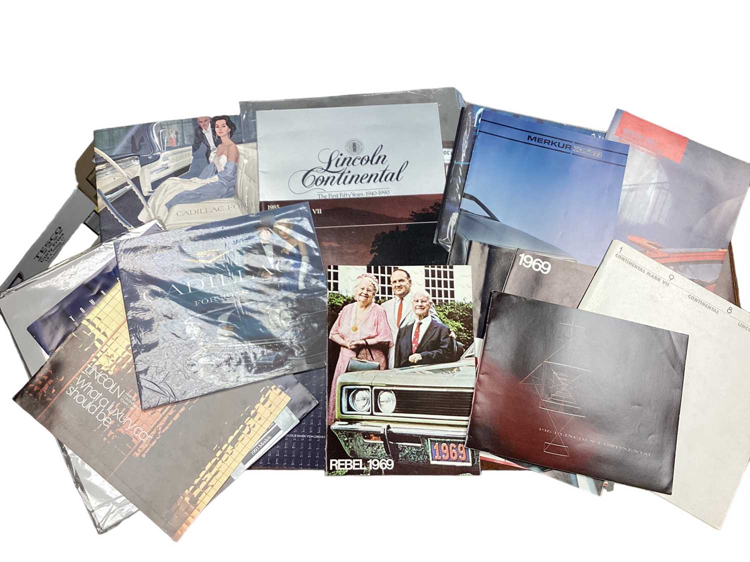 Lot 2187 - Collection of 1950s Cadillac sales brochures together with 1980s Lincoln brochures and others, (approximately 18 brochures).