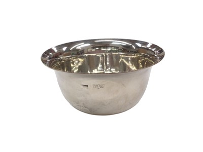 Lot 267 - George V silver sugar bowl and matching sifter spoon, (Edinburgh 1935) (2)