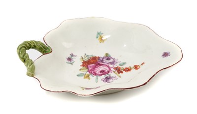 Lot 94 - Longton Hall leaf shaped pickle dish, painted by the ‘Trembly Rose’ Painter, circa 1755