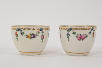 Lot 100 - Pair of Derby tea bowls, circa 1775-80