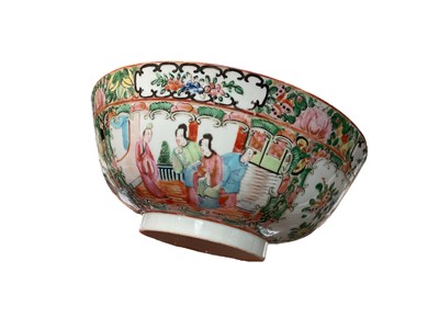 Lot 116 - Chinese Canton round bowl, circa 1880-1900