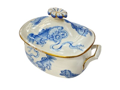 Lot 177 - Wedgwood bone china rectangular sucrier and cover, printed in blue in Chinese style
