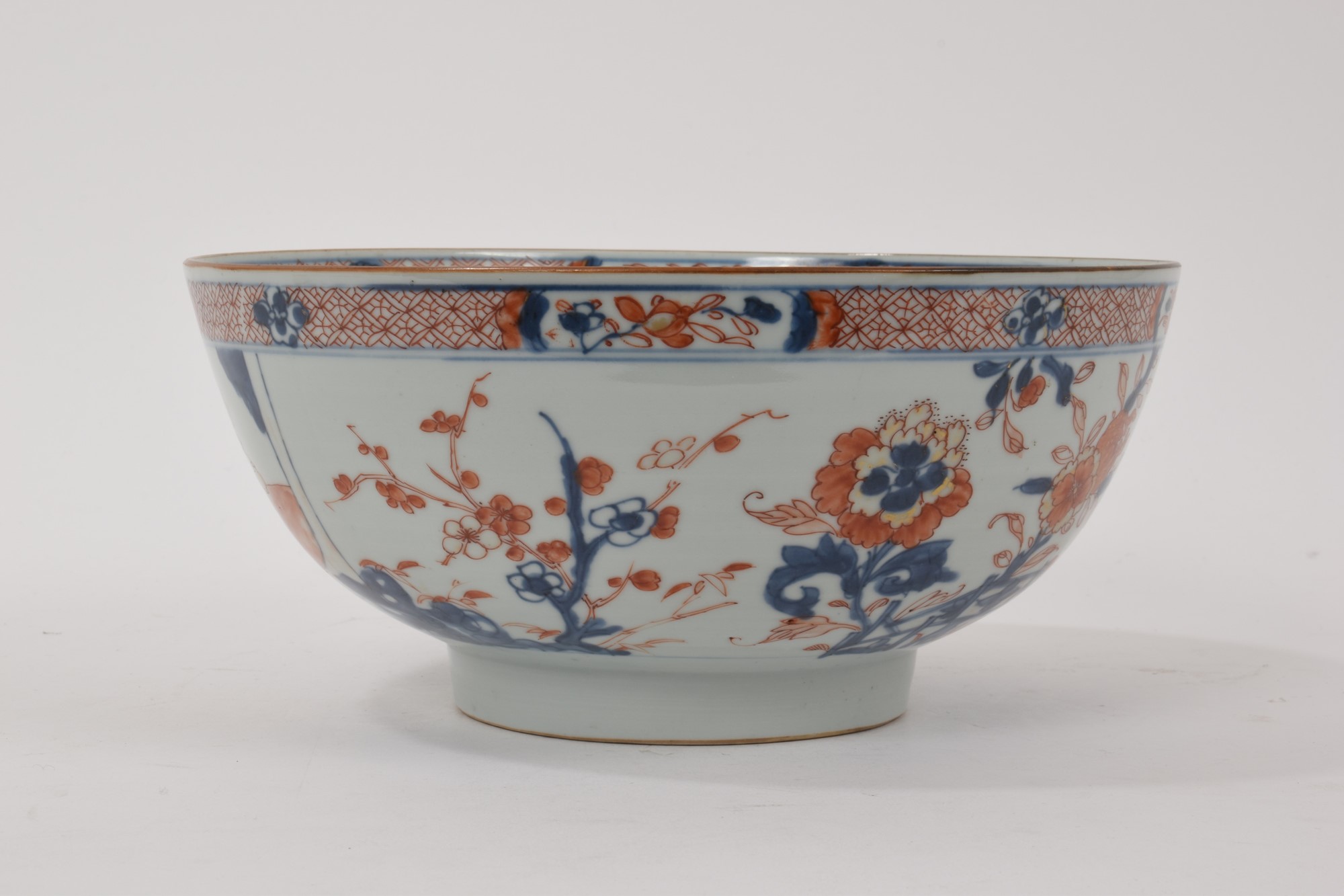 Lot 108 - Unusual antique Chinese Imari porcelain bowl